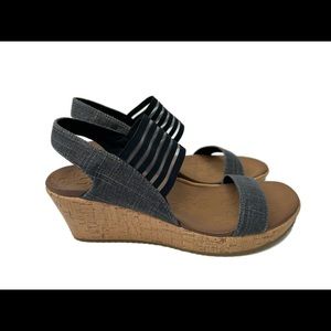 🩴Skechers Luxe Sandals - Size 9